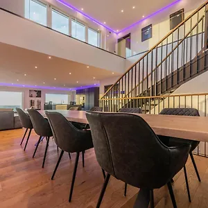 https://moderne-villa-mit-whirlpool-und-heimkino.com-bavaria.com